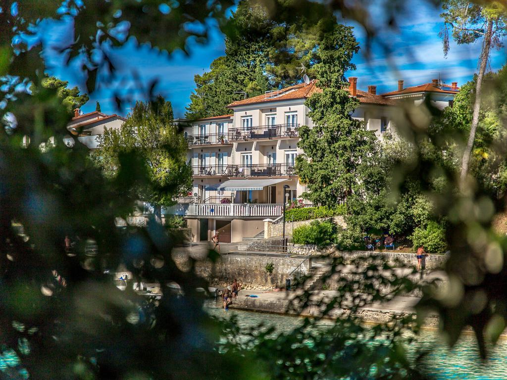 Apartments & Rooms Milcetic M Malinska Bagian luar foto