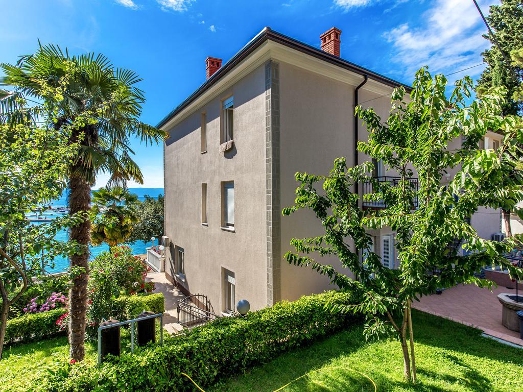 Apartments & Rooms Milcetic M Malinska Bagian luar foto