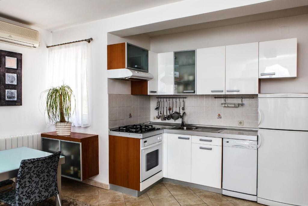 Apartments & Rooms Milcetic M Malinska Ruang foto